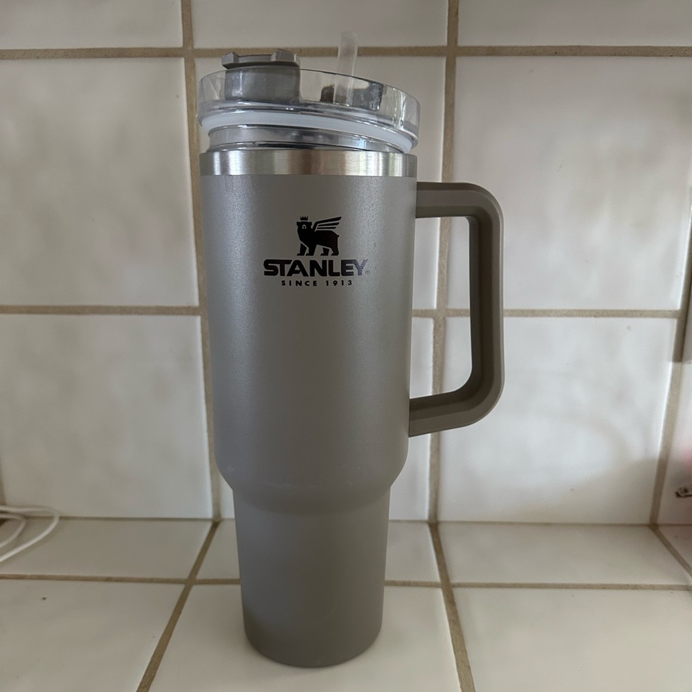 Silt Stanley 40oz